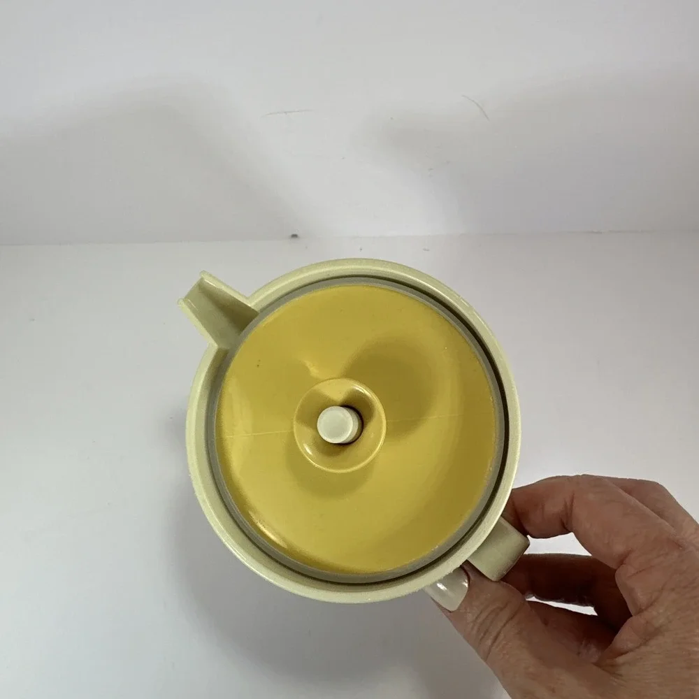 Vintage 70's Tupperware Creamer Push n Seal Top Tan NOS Harvest Gold 1414-2